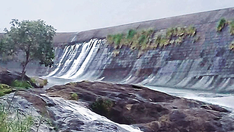 மேற்குத்தொடர்ச்சி மலைப்பகுதியில் பரவலாக மழை; குண்டாறு அணை நிரம்பியது