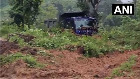 கேரளாவில் கனமழை, நிலச்சரிவு:  3 பேர் பலி; 9 மாவட்ட பள்ளி, கல்லூரிகளுக்கு விடுமுறை
