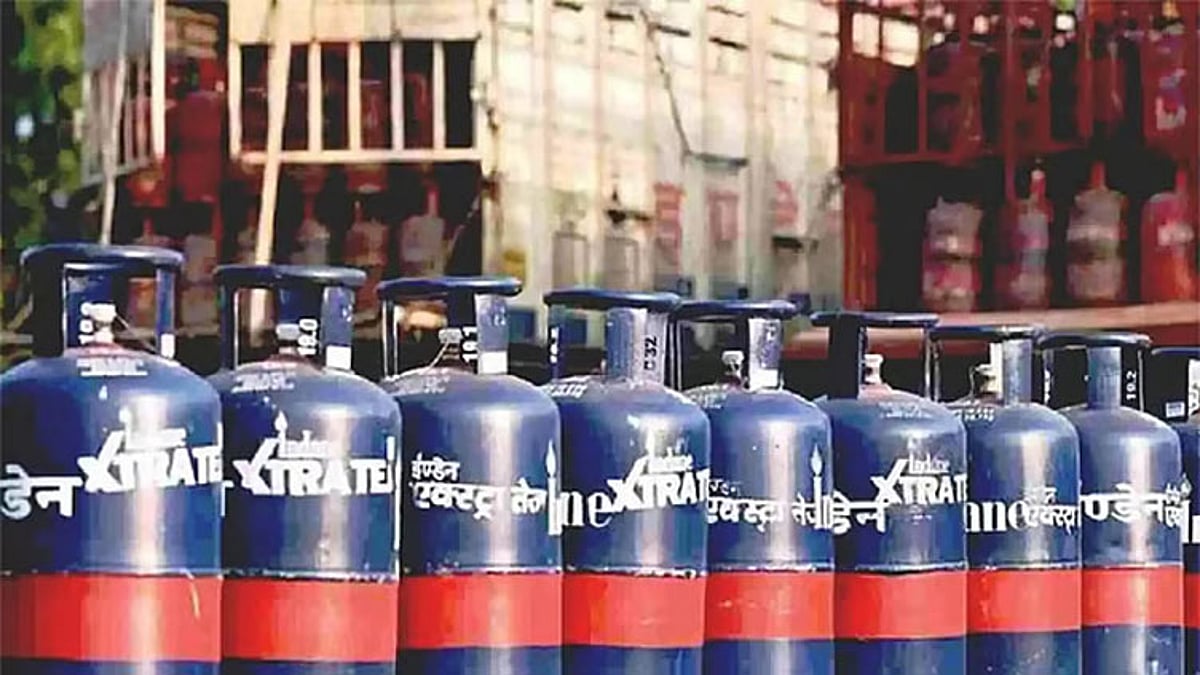 வணிக பயன்பாட்டுக்கான சிலிண்டர் விலை குறைந்தது - எவ்வளவு தெரியுமா..?