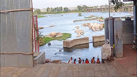 ஆடிப்பெருக்கை முன்னிட்டு நாளை பவானி கூடுதுறையில் பக்தர்கள் குளிக்க பாதுகாப்பு ஏற்பாடுகள் தீவிரம்
