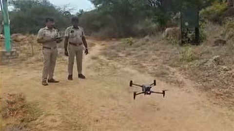 பாபநாசம் அருகே விவசாயியை கொன்ற கரடி - டிரோன் மூலம் தேடும் பணியில் வனத்துறையினர் தீவிரம்  