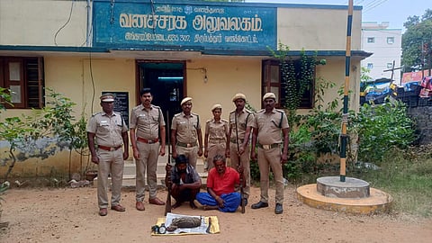 திருப்பத்தூர்:  சருகுமான் வேட்டையாடிய 2 பேர் கைது, நாட்டு துப்பாக்கிகள் பறிமுதல்

