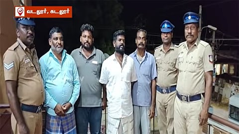 கடனை திரும்பப் பெற என்.எல்.சி. தொழிலாளி கடத்தல்; 3 நாட்கள் அடைத்து வைத்து தாக்குதல் - 4 பேர் கைது 