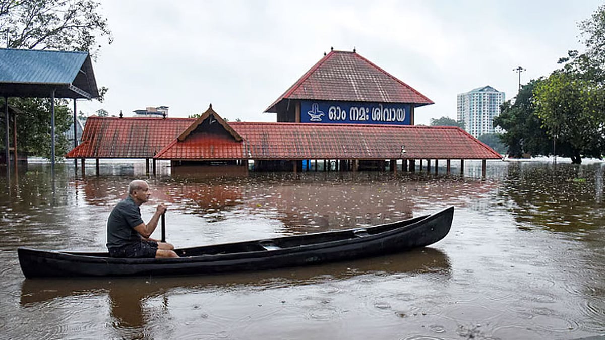 கனமழை எதிரொலி: கேரளத்தில் 9 மாவட்டங்களுக்கு நாளை பள்ளி, கல்லூரிகளுக்கு விடுமுறை