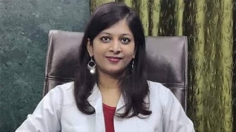 5வது மாடியில் இருந்து குதித்து மனநல மருத்துவர் தற்கொலை - அதிர்ச்சி சம்பவம்

