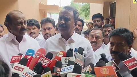  எஸ்.பி.வேலுமணி