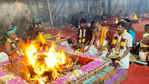 ஆலஞ்சேரி அகத்தீஸ்வரர் கோவிலில் சப்ததச மகாயாகம் நடைபெற்றது