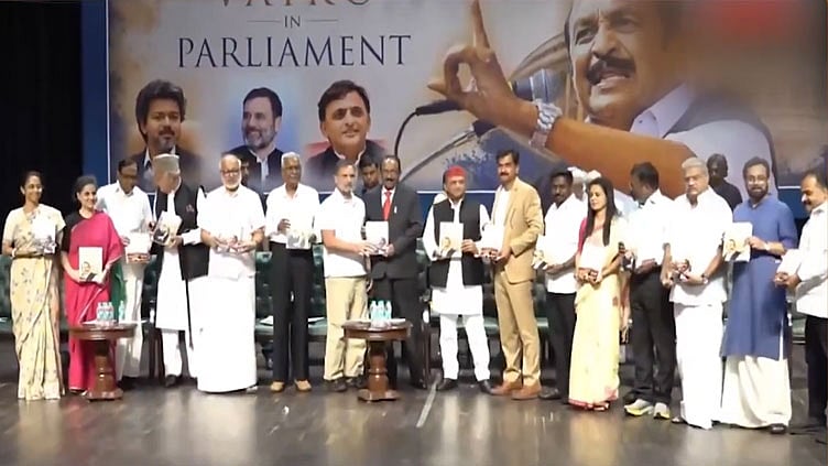 “நாடாளுமன்றத்தில் வைகோ” புத்தகத்தை வெளியிட்டார் ராகுல் காந்தி