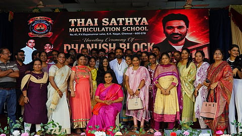 
தான் படித்த பள்ளிக்கு 3 மாடி கட்டிடம் கட்டிகொடுத்த நடிகர் தனுஷ்