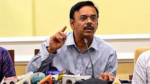 நிதித்துறை செயலர் சித்திக்