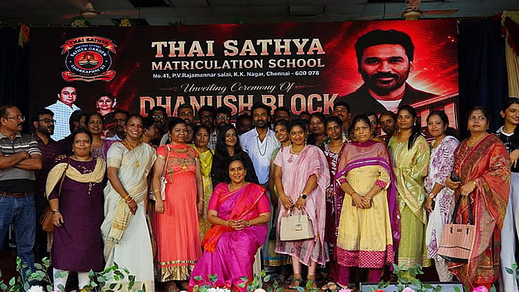 தமிழ் வரவில்லை என்று சொல்வது பெருமை அல்ல, அது அவமானம் - நடிகர் தனுஷ்