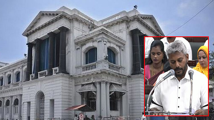 
ரூ.2 ஆயிரம் கோடி நிதியுடன் வெற்றி மடிக்கணினி திட்டம்:  பட்ஜெட்டில் அறிவிப்பு
