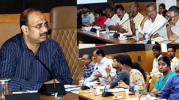 சென்னையில் மழைநீர் வடிகால்வாய் கட்டும் பணிகளை விரைந்து முடிக்க மாநகராட்சி ஆணையாளர் அறிவுறுத்தல்