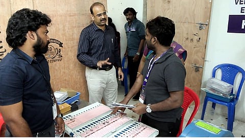 வாக்குப்பதிவு இயந்திரம்