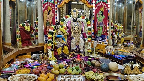 ஸ்ரீரங்கத்தில்  ஆடிப்பூர உற்சவம் விமரிசையாக நடைபெற்றது.