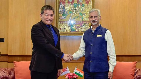 சிங்கப்பூர் வெளியுறவுத்துறை செயலாளர் லூக் கோவுடன் மத்திய மந்திரி ஜெய்சங்கர் சந்திப்பு