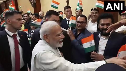 
கிர்கிஸ்தான் சென்ற பிரதமர் மோடிக்கு கலாசார நிகழ்ச்சிகளுடன் உற்சாக வரவேற்பு
