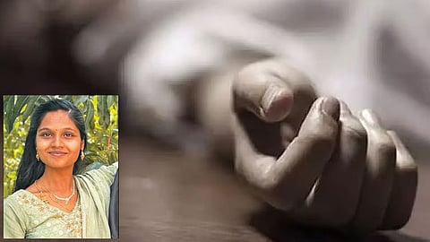 சென்னை அருகே இளம்பெண் தூக்குப்போட்டு தற்கொலை... வரதட்சணை கொடுமையா? - ஆர்.டி.ஓ. விசாரணை