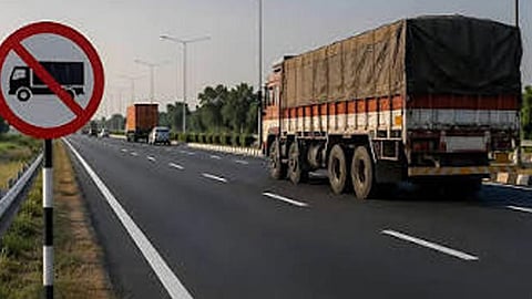 சென்னையில் தேசிய நெடுஞ்சாலைகளில் அங்கீகரிக்கப்படாத பகுதிகளில் நிறுத்தப்பட்டிருந்த சுமார் 350 வாகனங்கள் அகற்றம்