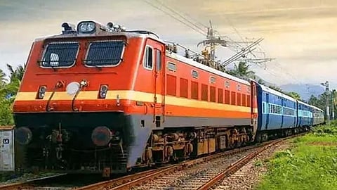 சிறப்பு ரெயில்.