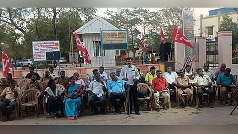 ஸ்மார்ட் மீட்டர் திட்டத்தை உடனடியாக கைவிட கோரி நெல்லையில் ஆர்ப்பாட்டம்.