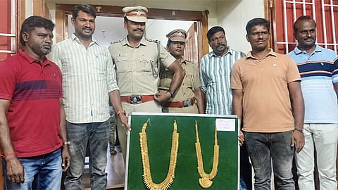 திண்டுக்கல்லில் 50 பவுன் நகைகள் திருட்டு: ஒருவர் கைது; முழு நகைகளையும் மீட்ட போலீசார்..!
