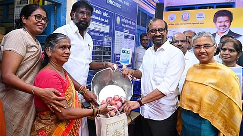 தமிழகம் முழுவதும் ரேஷன் கடைகளில் வெங்காயம் விற்பனை தொடக்கம்
