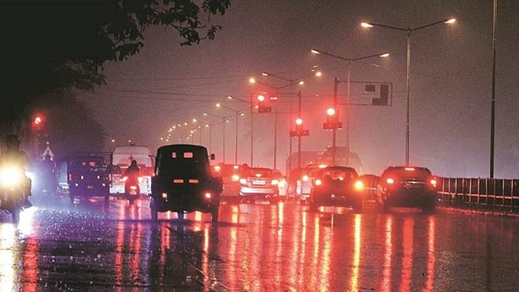 15 மாவட்டங்களில் நள்ளிரவு 1 மணி வரை மழைக்கு வாய்ப்பு