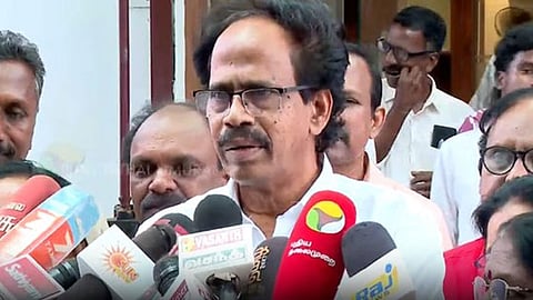 
தவெகவில் நாங்கள் கூட்டணியிலும் இல்லை