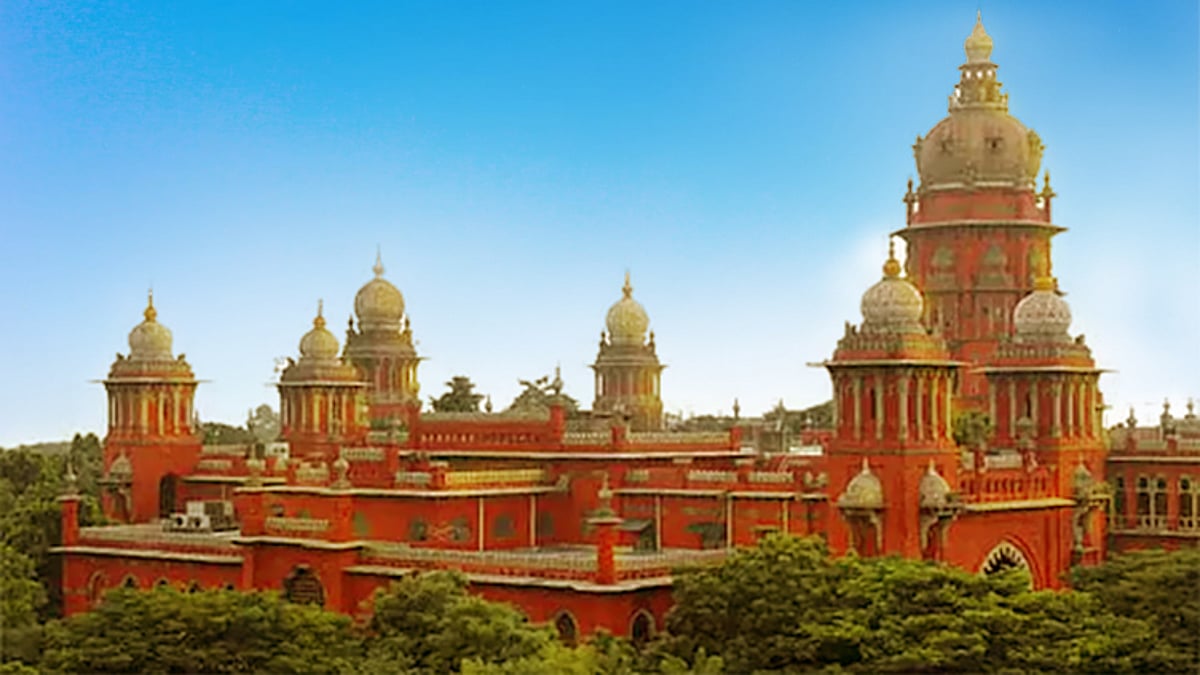 கடைகளுக்கு தமிழில் பெயர் பலகை; நவம்பர் 1-ந்தேதிக்குள் மாற்ற வேண்டும் - ஐகோர்ட்டு அதிரடி உத்தரவு