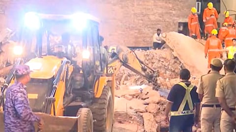 டெல்லி கட்டிட விபத்து - உயிரிழப்பு எண்ணிக்கை 6 ஆக உயர்வு 