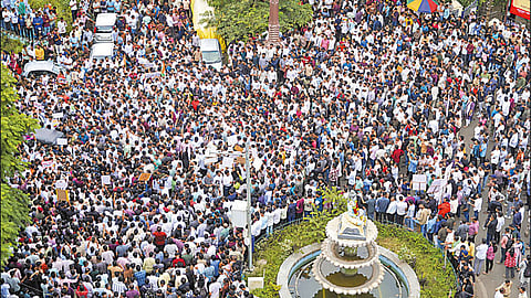 எதிர்க்கட்சி தலைவர்கள் நேரில் ஆதரவு