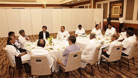 சென்னையில் இன்று த.வெ.க. ஆதரவு கட்சிகள் கூட்டம்: கம்யூனிஸ்டு கட்சிகள் புறக்கணிப்பு