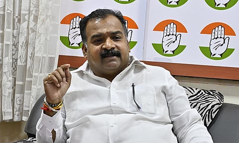 மோடி அரசுக்கு எதிராக ஆளும் கட்சி, எதிர்க்கட்சி என அனைவரும் பேச வேண்டும் - மாணிக்கம் தாகூர்