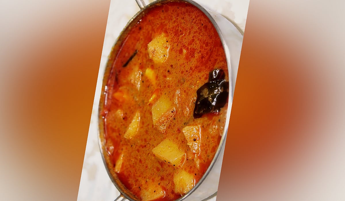 உருளைக்கிழங்கு காரக் குழம்பு செய்வது எப்படி?