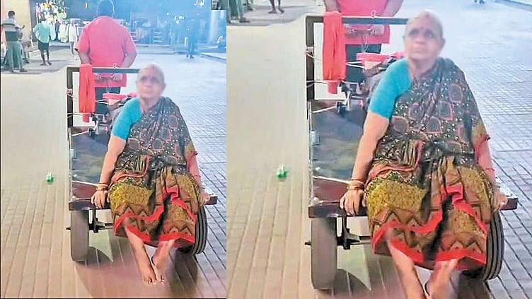 தாம்பரம் ரெயில் நிலையத்தில் ‘லிப்ட்’ பழுதானதால் ரூ.500 கொடுத்து டிராலியில் சென்ற மூதாட்டி