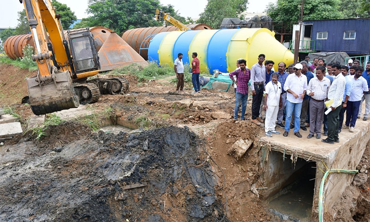 வடகிழக்குப் பருவமழை: முன்னெச்சரிக்கை நடவடிக்கைகள் குறித்து மாநகராட்சி ஆணையாளர் ஆய்வு