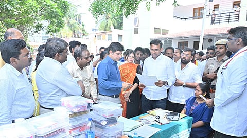 கவுண்டம்பாளையம் தொகுதியில் டெங்கு தடுப்பு நடவடிக்கை; அமைச்சர் அருண்ராஜ் மற்றும் எம்.எல்.ஏ கனிமொழி ஆய்வு