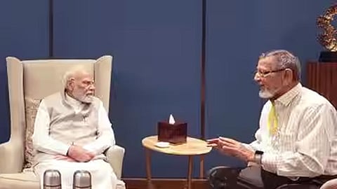 நில ஆக்கிரமிப்பு விவகாரத்தில் பிரதமர் மோடியிடம் நேரில் உதவி கேட்ட பள்ளி தோழர்