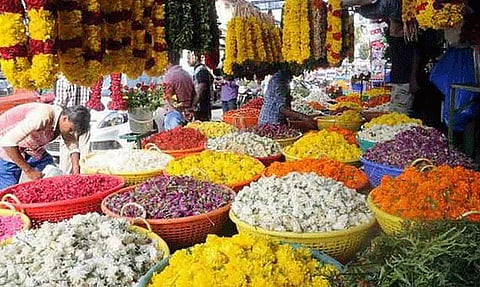 சுபமுகூர்த்த நாள், விநாயகர் சதுர்த்தி: பூக்கள் விலை கிடுகிடு உயர்வு 