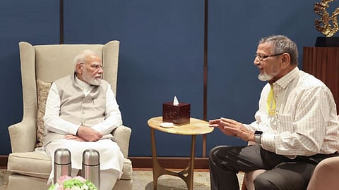 நில ஆக்கிரமிப்பு: பிரதமர் மோடியிடம் புகார் மனு அளித்த 81 வயது பள்ளித் தோழர்