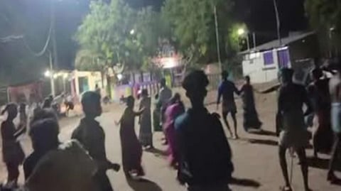 தூத்துக்குடி: நில பிரச்சினையில் இரு கிராம மக்கள் மோதல்;  40 பேர் மீது போலீசார் வழக்குப்பதிவு