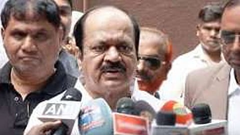 எந்த அழுத்தத்திற்கும் அடிபணியமாட்டேன்... சபாநாயகர் ஜே.சி.டி. பிரபாகர்