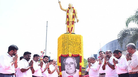 பேரறிஞர் அண்ணா பிறந்தநாள்: தமிழக அரசு சார்பில் மரியாதை