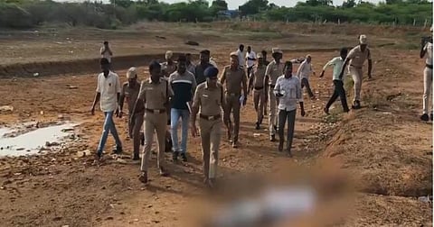 சிவகங்கையில் பயங்கரம்: சொகுசு காரில் மது அருந்திய 2 வாலிபர்கள் ஓட ஓட விரட்டி வெட்டிக்கொலை