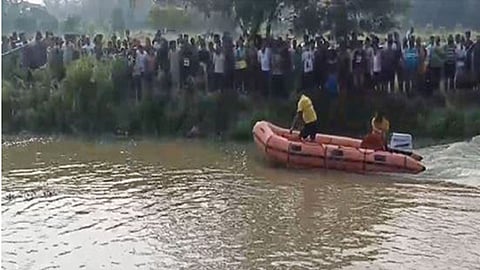 ஒடிசா:  விநாயகர் சதுர்த்தி விழாவில் சோகம்; நீரில் மூழ்கி 9 பேர் பலி
