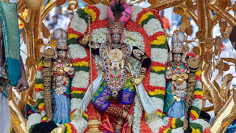 புரட்டாசி முதல் சனிக்கிழமை: பெருமாள் கோவில்களில் திரண்ட பக்தர்கள் கூட்டம்