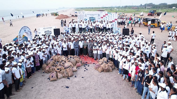 இந்தியக் கடலோரக் காவல் படை சார்பில் தீவிர கடற்கரை தூய்மைப்படுத்தும் பணி நிறைவேற்றம்