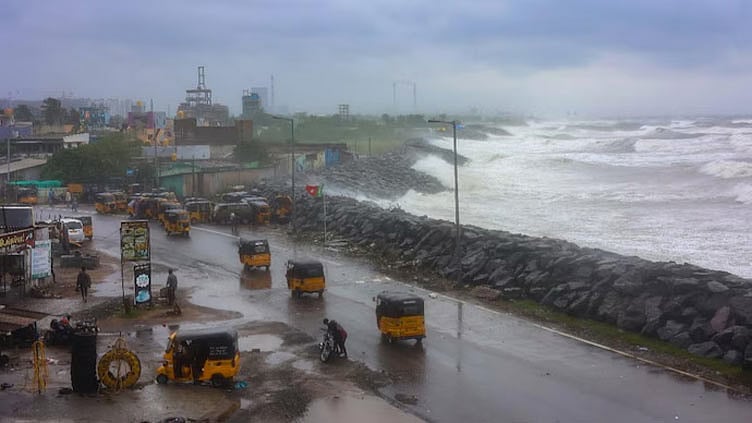 வங்கக்கடலில் காற்றழுத்த தாழ்வுப் பகுதி:தமிழ்நாட்டில் 21 மாவட்டங்களில் இன்று கனமழைக்கு வாய்ப்பு