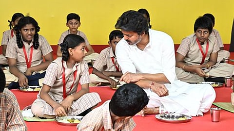 முதல்-அமைச்சர் விஜய்யிடம் பேசியது என்ன..? - மாணவி பேட்டி